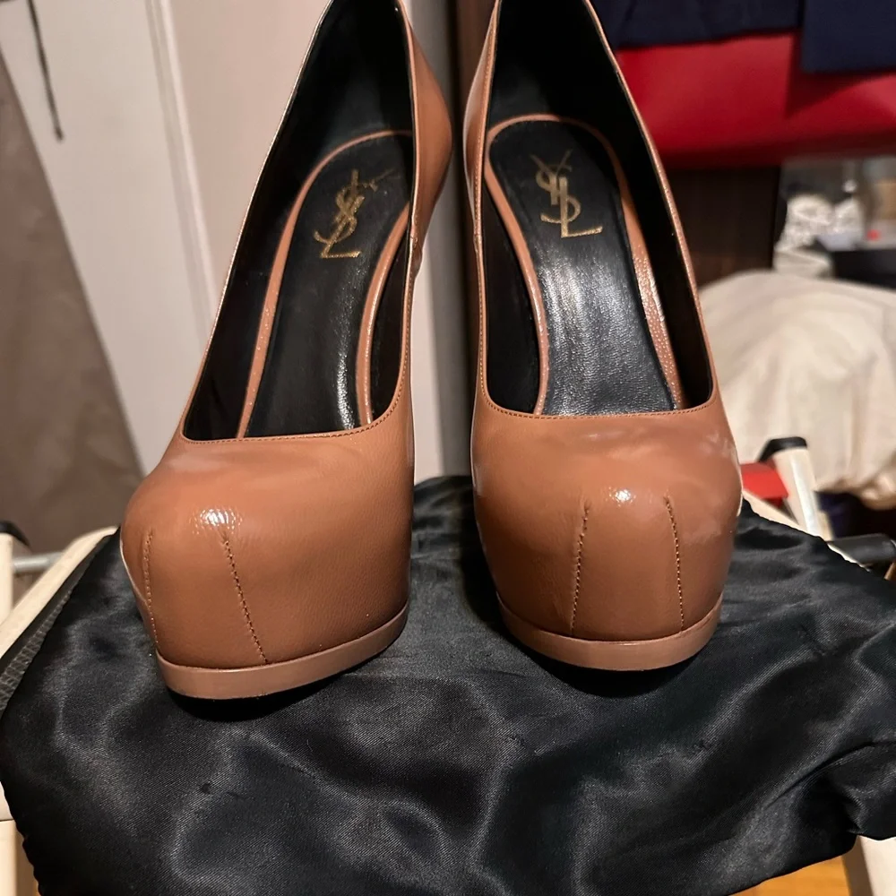 YSL Yves Saint Laurent Nude Tribute Platform Leather Pumps - Picture 10 of 13